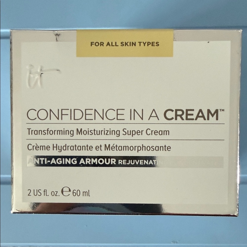 IT Cosmetics Confidence in a Cream - White and Gold